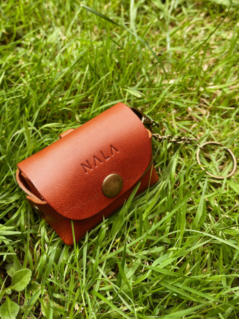Pokrowiec na klucze, AIRpods'y, kolekcja "Szczyrk", kolor kasztanowy, skóra naturalna Pokrowiec na klucze, AIRpods'y, kolekcja "Szczyrk", kolor kasztanowy, skóra naturalna