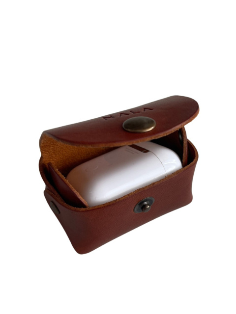 Pokrowiec na klucze, AIRpods'y, kolekcja "Szczyrk", kolor kasztanowy, skóra naturalna Pokrowiec na klucze, AIRpods'y, kolekcja "Szczyrk", kolor kasztanowy, skóra naturalna