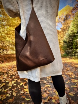 Torebka miękka ‚Origami’ duża, kolor czekoladowy brąz, skóra naturalna