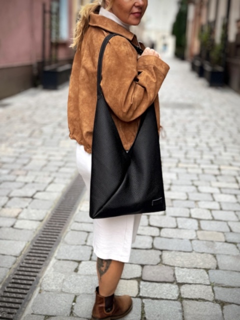 Torebka miękka ‚Origami’ duża, kolor czarny, skóra naturalna