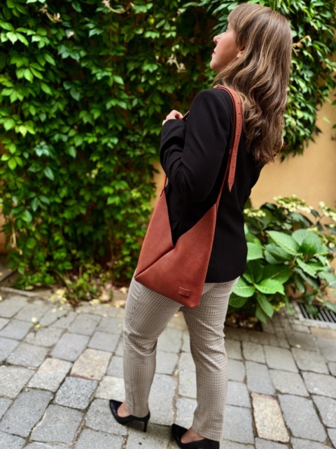 Torebka miękka ‚Origami’ mała, kolor terakota, skóra naturalna